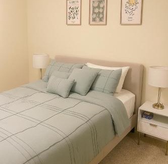 Koreatown Apartment | LA Koreatown Nest House - Modern, Free Parking, Pool and Sauna, No Cleaning Fee