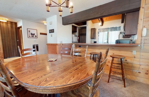 Mammoth Lakes Condo | Large Home, Balcony. Pool & Tennis Court On-site, Short Walk to Restaurants
