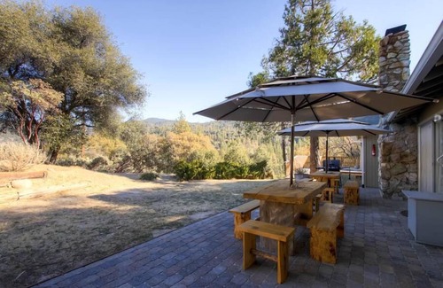 Oakhurst House | Lazy Bear Lodge