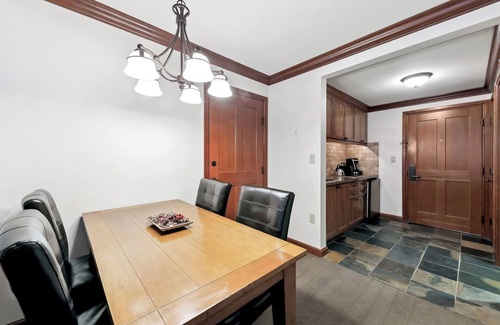 Olympic Valley Condo | Located @ Everline Resort & Spa, Pools/Spas/Golf/Skiing/Ski-in & out/Ice Skating