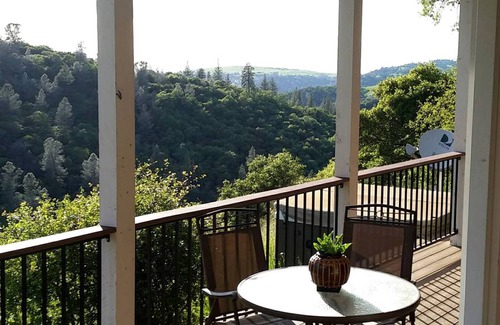Penn Valley Cabin | Lodge ∙ 1 bedroom ∙ 3 guests