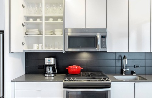 Rincon Hill Apartment | Lux Rincon Hill Studio w/Gym, BBQ, nr. Bay Bridge, by Blueground