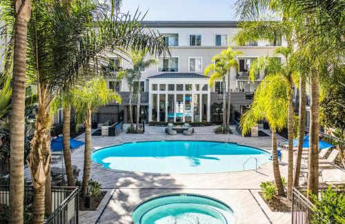 Del Rey Apartment | Luxe MDR apartment,Parking, Gym, Pool, jacuzzi,BBQ