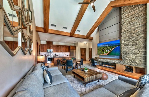 South Lake Tahoe Condo | Luxury 3Br Residence steps from Heavenly Village & Gondola by RedAwning