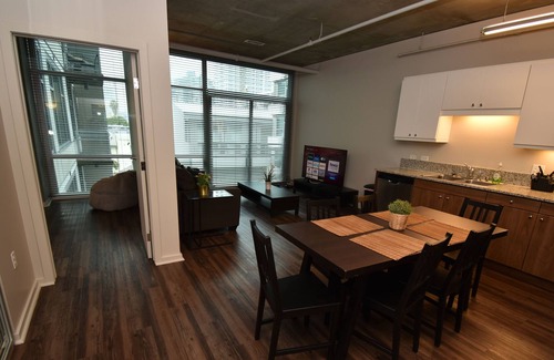Pacific Terrace Apartment | Luxury Condo, Beautiful View, Downtown, Gaslamp