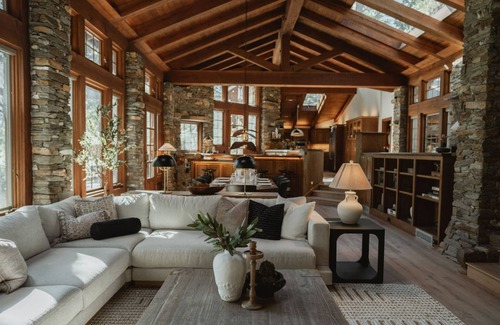 Mariposa Villa | Luxury Nature Getaway Stone House by Casa Oso