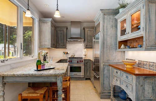 West Beach Apartment | Luxury Seaside Getaway — 2 blocks to the Beach and Funk Zone