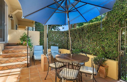 West Beach Apartment | Luxury Seaside Getaway — 2 blocks to the Beach and Funk Zone