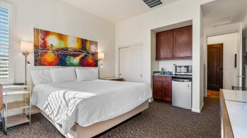 La Quinta Apartment | LV000 Freshly Furnished Upstairs LV Studio
