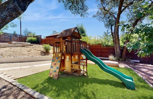 Santa Rosa House | Mark West Retreat
