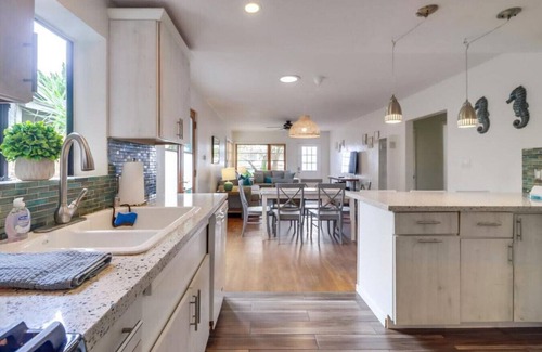 Mission Beach Apartment | Mermaid's Cove, Nestled between Beach and Bay!