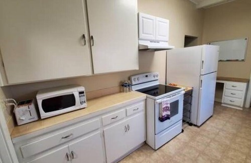 Oakhurst House | Miners Cabin SUITE