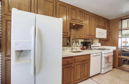 Mission Beach Condo | Mission Beach Sunset Oceanfront w/Patio & BBQ