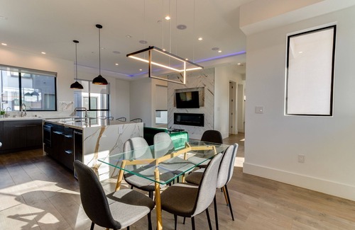 Mid City House | Modern 4 bedroom masterpiece with rooftop deck