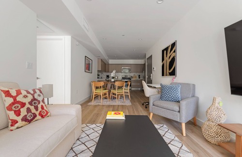 West Los Angeles Apartment | Modern Living in Prime West LA Location!