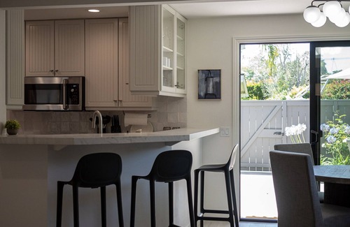 Montecito House | Montecito-Chic Beachside Retreat - 5 min walk to the beach