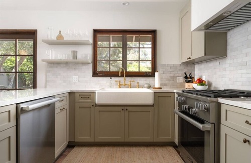 Hedgerow House | Montecito Cottage in Hedgerow Walk to Miramar
