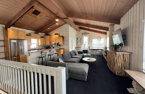 South Mission Beach House | Month of July 2025 Available! Cheaper by the month! Big Blue Ocean view!