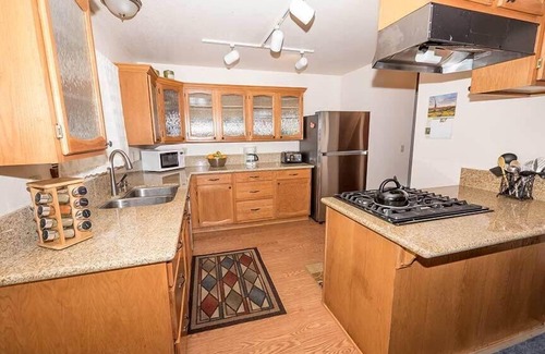 Tahoe Paradise Cabin | Mountain Chalet Sleeping 6- Pool Table and Great Loft Bedroom! - 1870B~