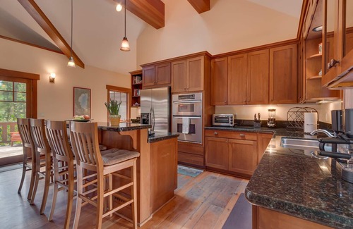 Carnelian Bay House | Mountain Escape By Tahoe Getaways - Dogs OK Luxury 4BR Easy Walk to Lake & Private Hot Tub!