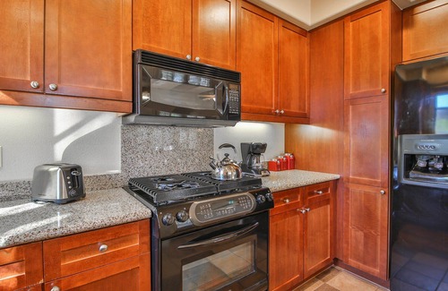 La Quinta Condo | Near Pool! Warm & Elegant, Fountain Views, Twin Beds, Pet Friendly! - Upstairs (T25)