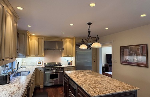 Yountville House | New Listing! Yountville home, 3 bedroom 3 bath house with office in town