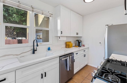 Lower State House | NEW! West Beach Bungalow