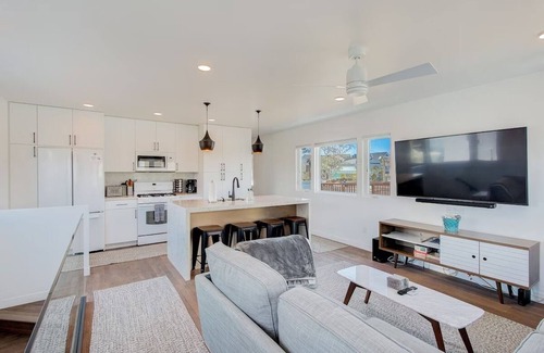 San Diego House | Newly Renovated 3-Story Beach Home | Rooftop Patio, Fire Pit & Steps to Bay & Ocean
