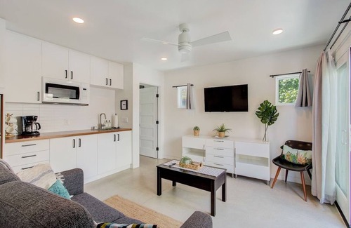 San Diego House | Newly Renovated 3-Story Beach Home | Rooftop Patio, Fire Pit & Steps to Bay & Ocean