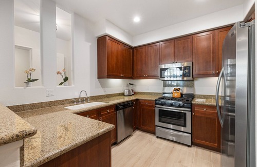 La Quinta Condo | Newly Renovated! Stunning 1BD Villa Steps to Clubhouse - Ground Floor, Pet Friendly! (L64-1)