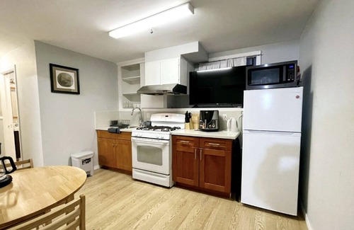 Russian Hill Condo | North Beach Pad plus Tesla Car Rental