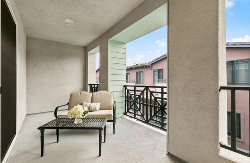 Carlsbad Village House | Oak Manor