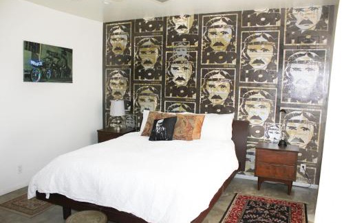 Venice Hostel | Ocean Front Vortex Female Hostel private rooms Free bikes