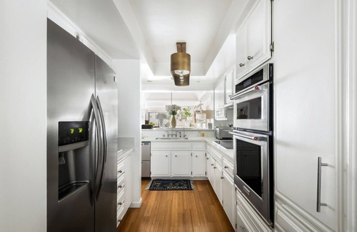 Ocean Park Apartment | Oceanfront Artist’s Retreat | Santa Monica Luxury