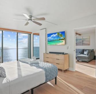 North Pacific Beach House | Oceanfront Paradise with Sunset Balcony, Pool, Spa, Beach Access and Parking