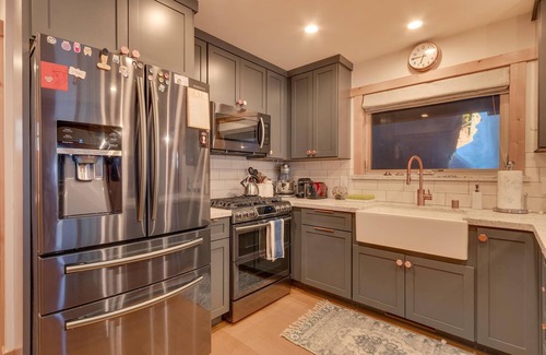 Olympic Valley House | Olympic Valley Hideaway - Newly Remodeled Cabin with Private Hot Tub