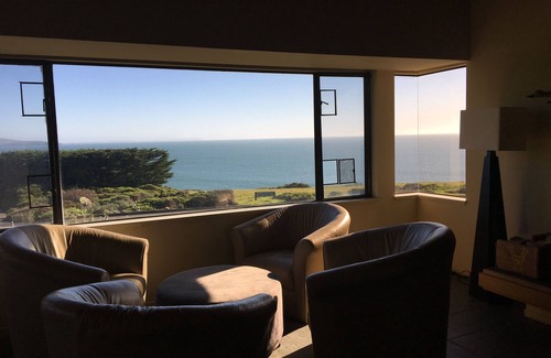 Bodega Bay House | ON A BLUFF WITH 180 DEGREE CLOSE WATER VIEWS SHORT WALK TO THE BEACH