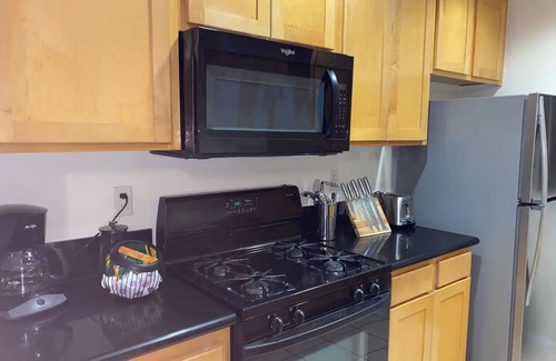 Beverly Grove Apartment | Orsini Luxury Retreat: 2BR/2BA