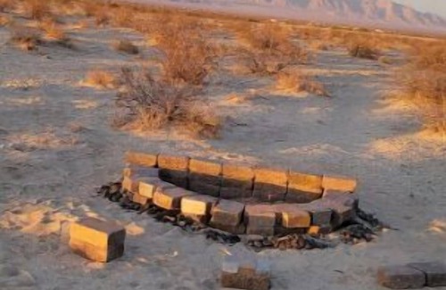 Twentynine Palms House | Outdoors fire pits w/Beautiful Stars & Moon view.