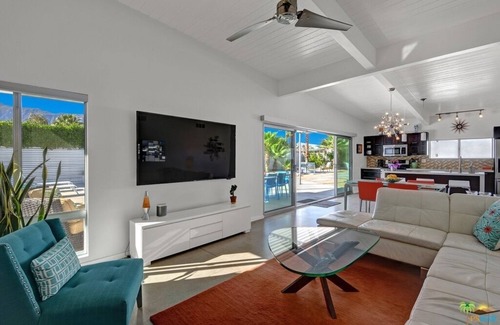 Racquet Club Estates House | Palm Springs Gem - Mid-Century Modern Luxury