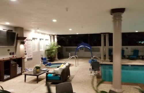 Anaheim Resort Apartment | Peacock Suites
