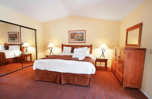 San Diego Country Estates Hotel | Perfect Getaway! Game Room, Mountain Biking, Near Guy B Woodward Museum