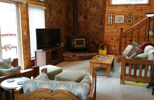 Long Barn Cabin | PinecrestAreaRentals #1 Labor day book 2 nights/ask get 3rd night free.