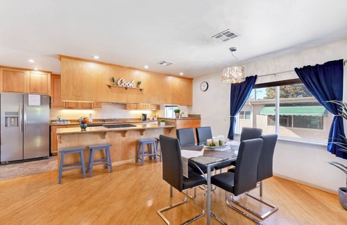 Point Loma Heights House | Point Loma 3 bedroom/2bath. Unit B upstairs.