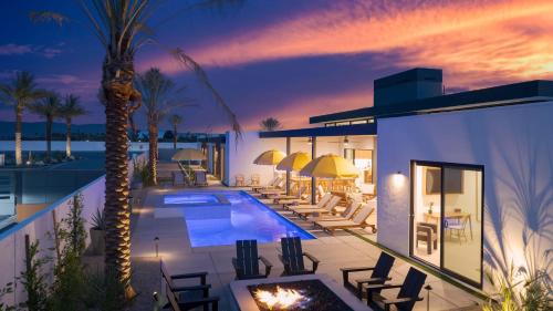 La Quinta House | Polo Villas Bella 2 Homes Putting Green Bocce Ball Sleeps 32