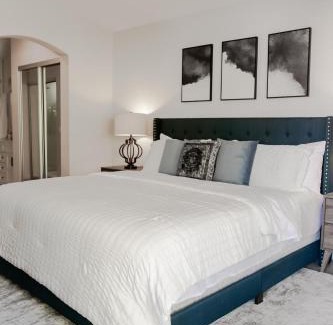 La Quinta Apartment | PRESIDENTIAL SUITE MOUNTAIN/LAKE VIEWS w/HEATED POOLS- PGA WEST