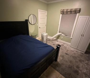 Burbank House | Private room in guest house - Mini Mansion
