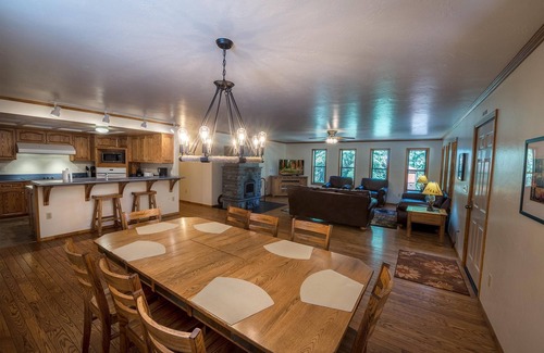 Yosemite National Park House | Quail Crossing Lodge
