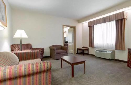 Santa Clara Hotel | Quality Inn & Suites Silicon Valley