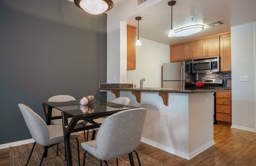 Los Angeles Apartment | Rad Playa del Rey 1BR w/Gym, W/D & Pool, near LAX & Beach, by Blueground